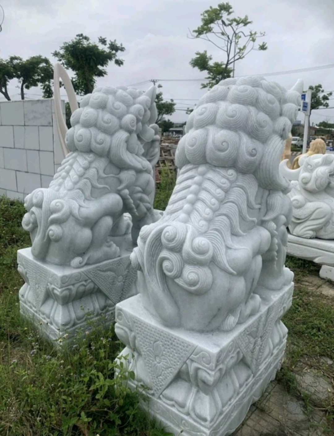 Kỳ lân đá cẩm thạch (Trắng)