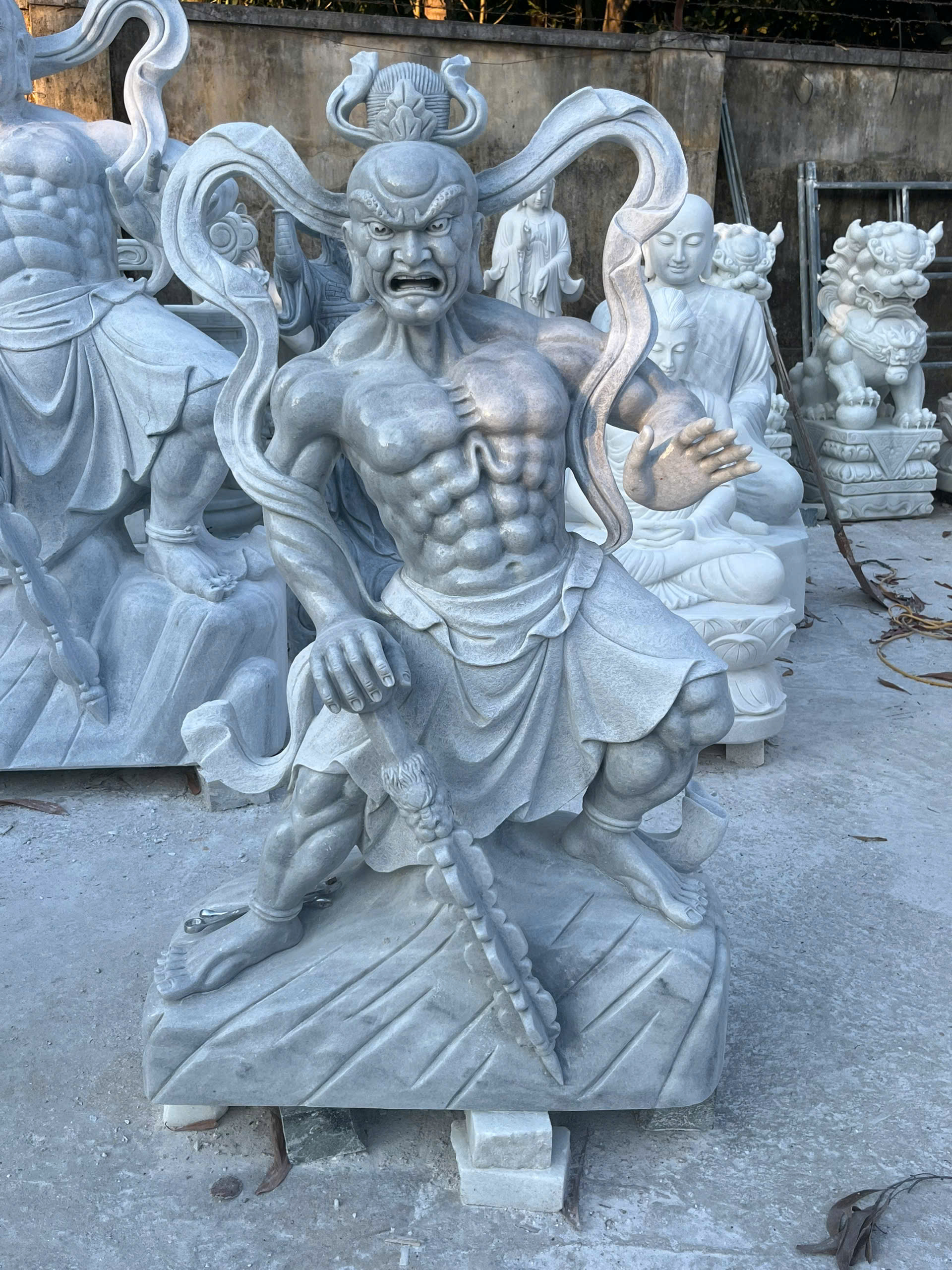 Tượng Đá Hộ Pháp