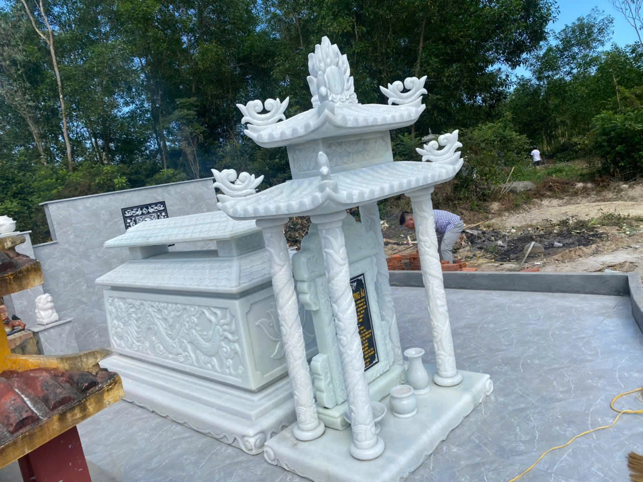 Mộ đá hai mái