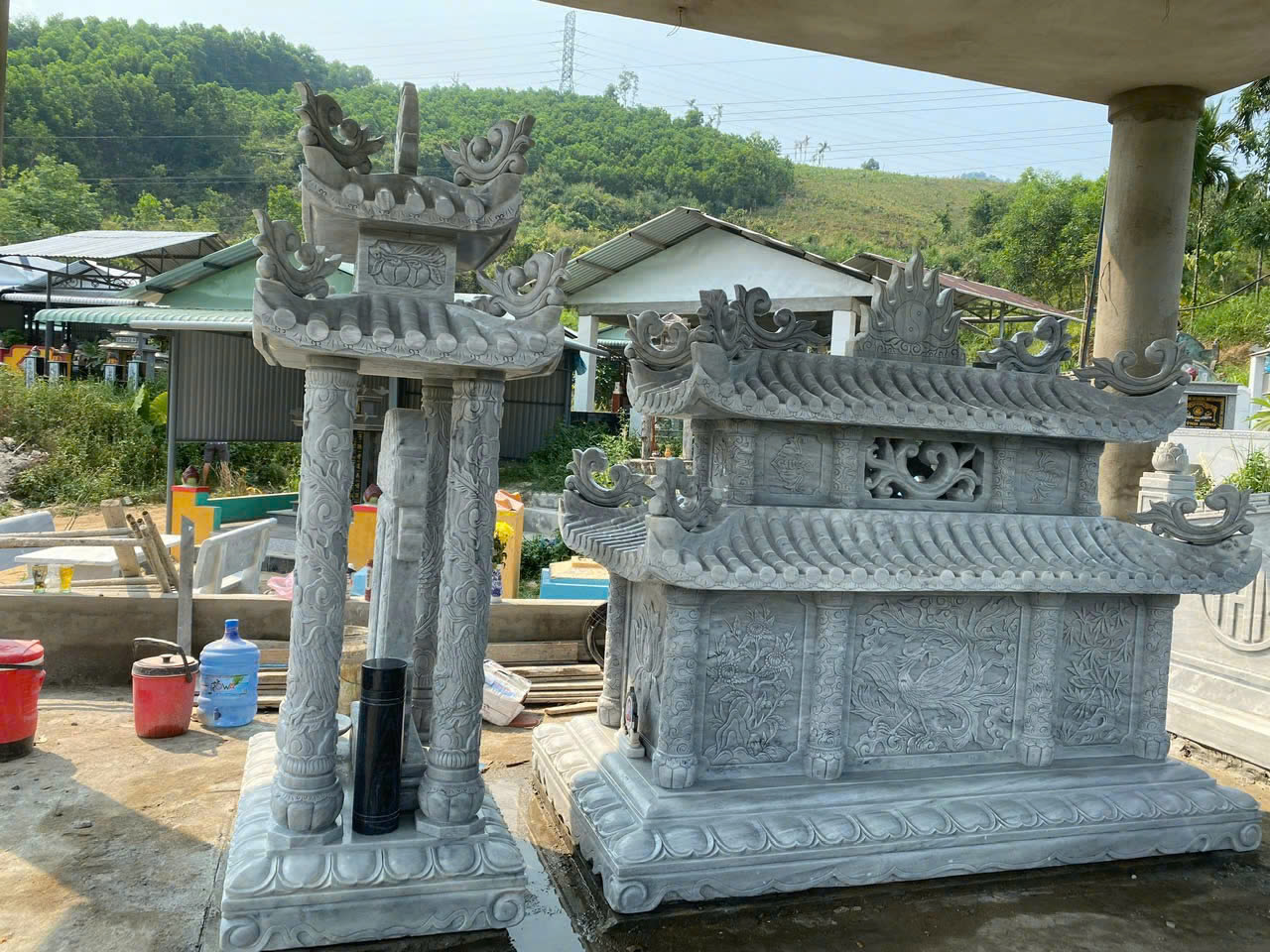 Mộ đá hai mái