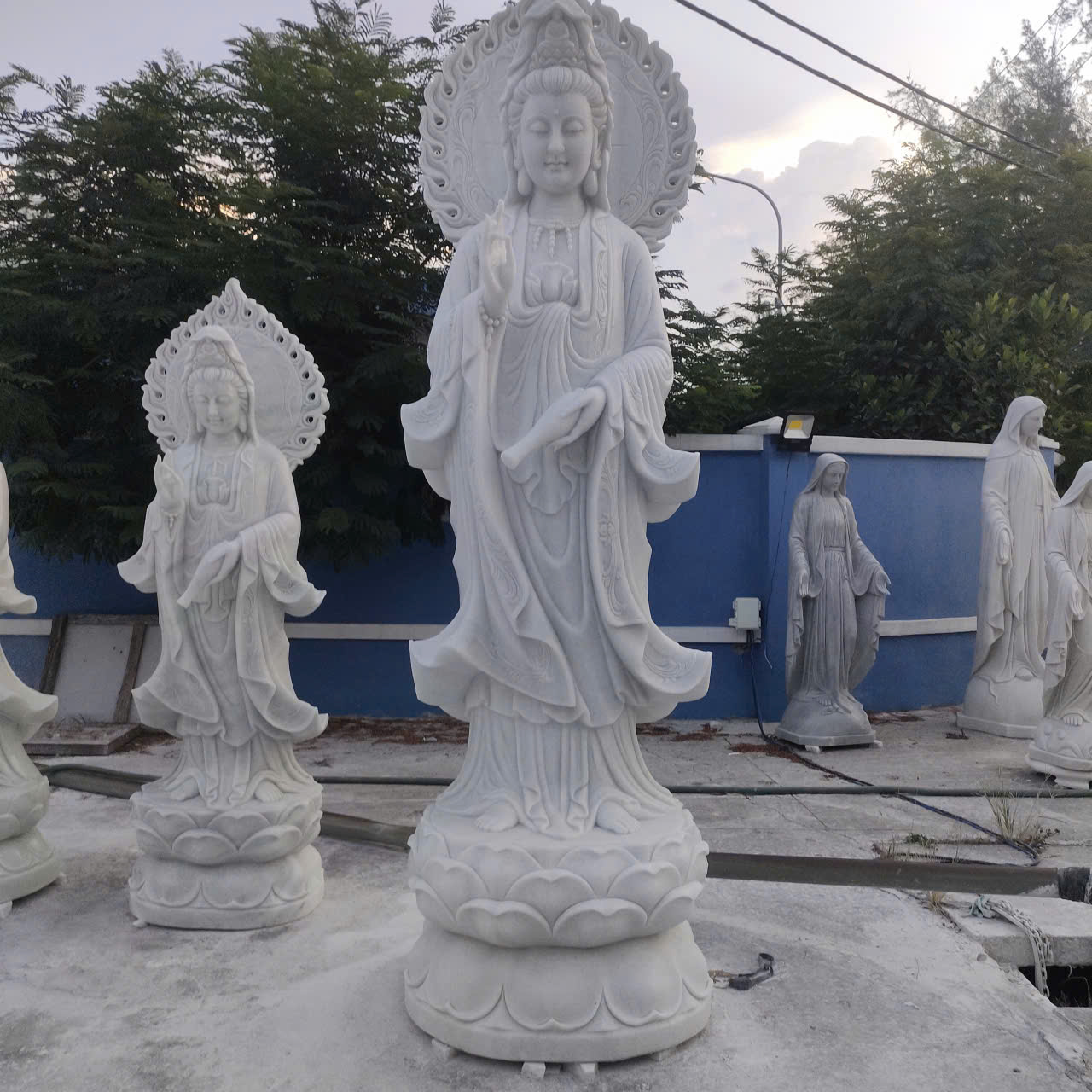 Tượng đá Địa Tạng Bồ Tát
