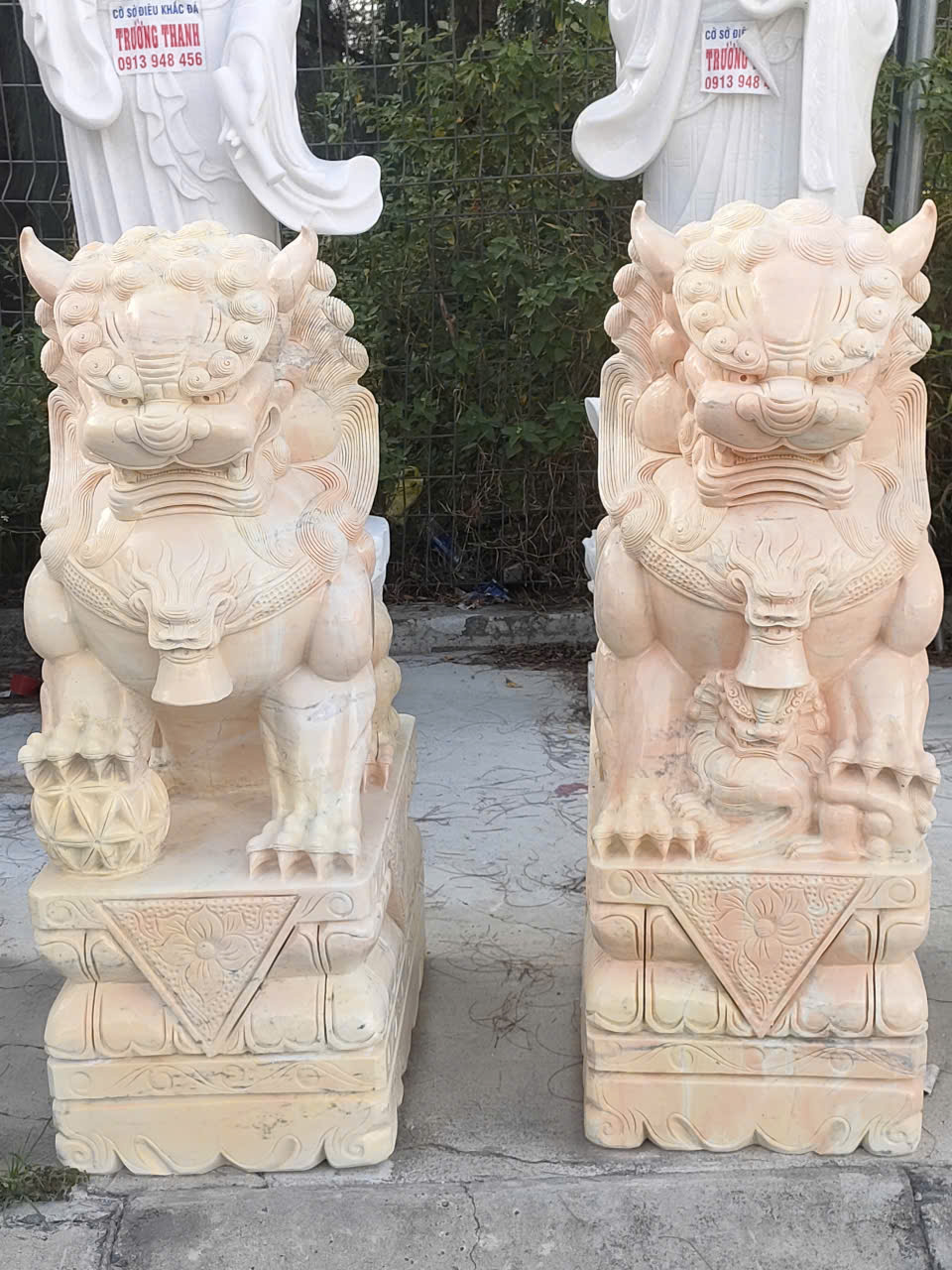 Tượng sư tử