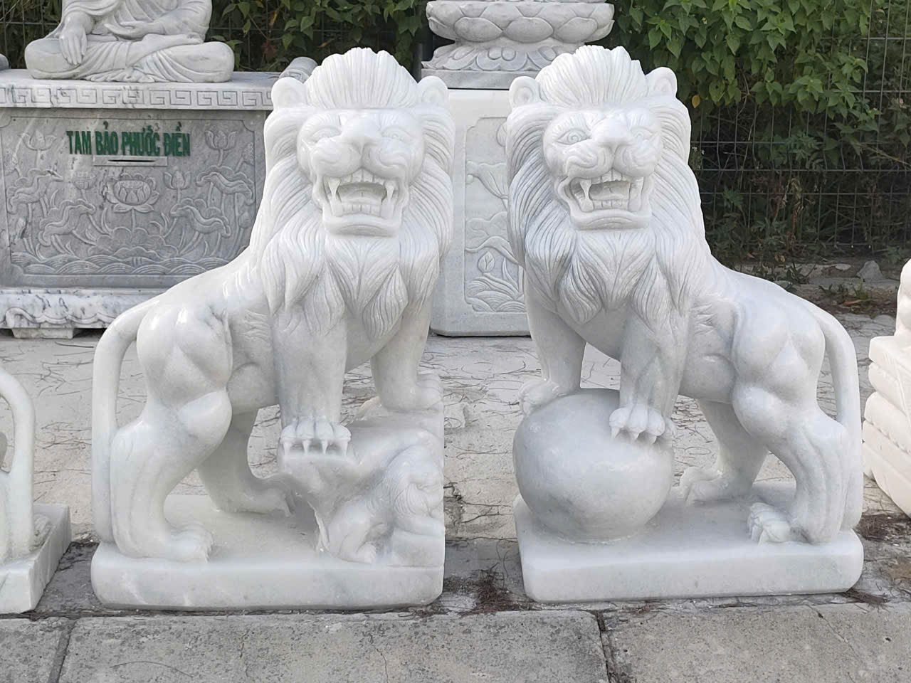 Tượng sư tử