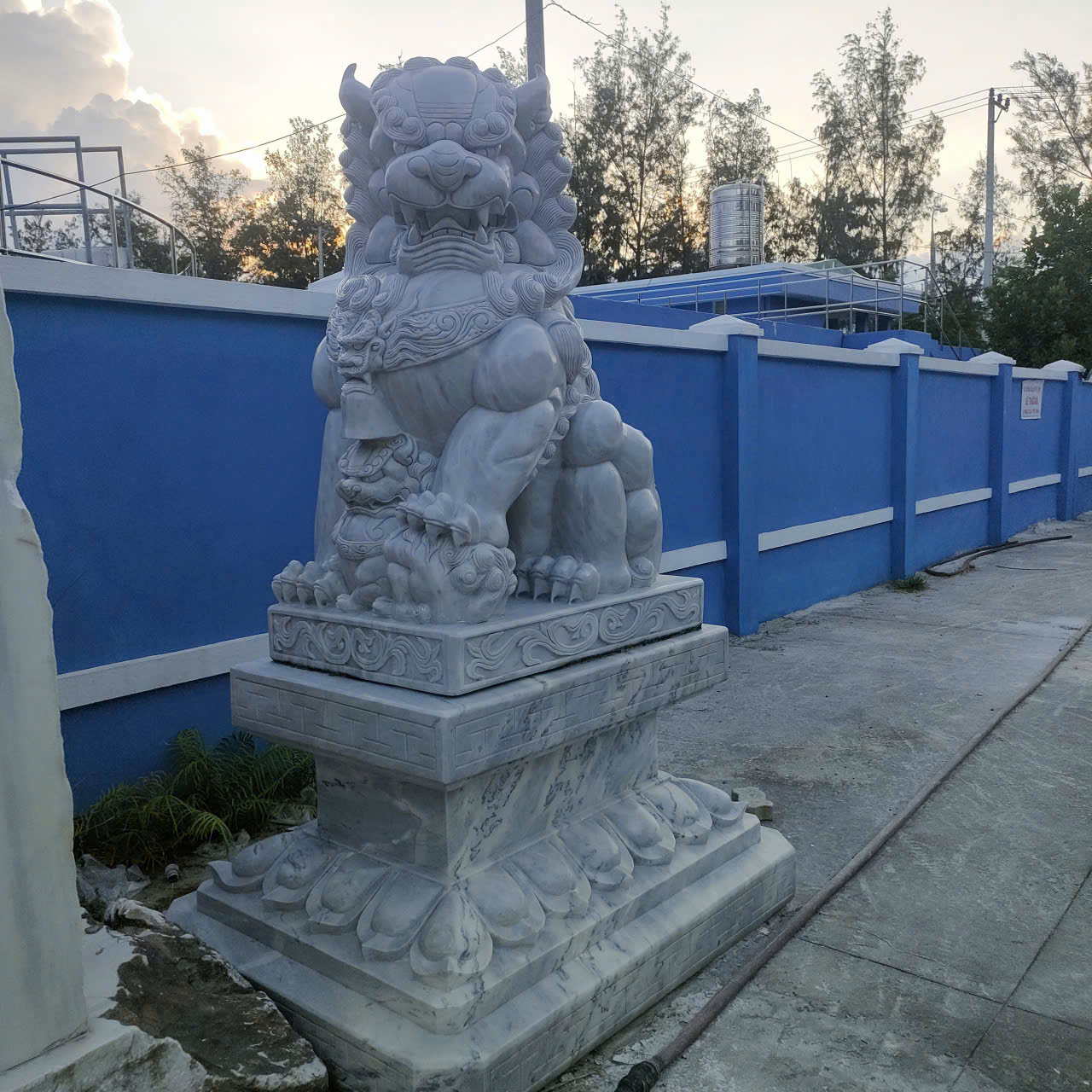 Kỳ lân đá cẩm thạch (Trắng)
