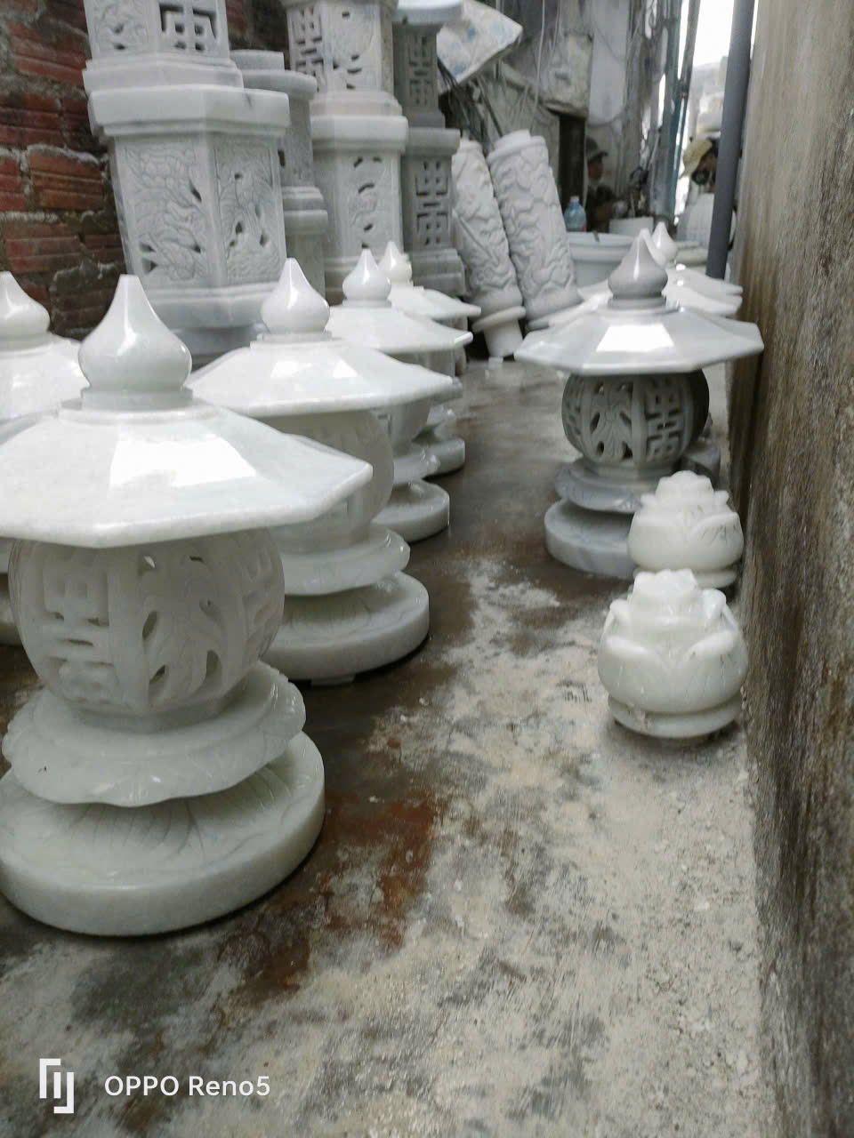 Đèn đá