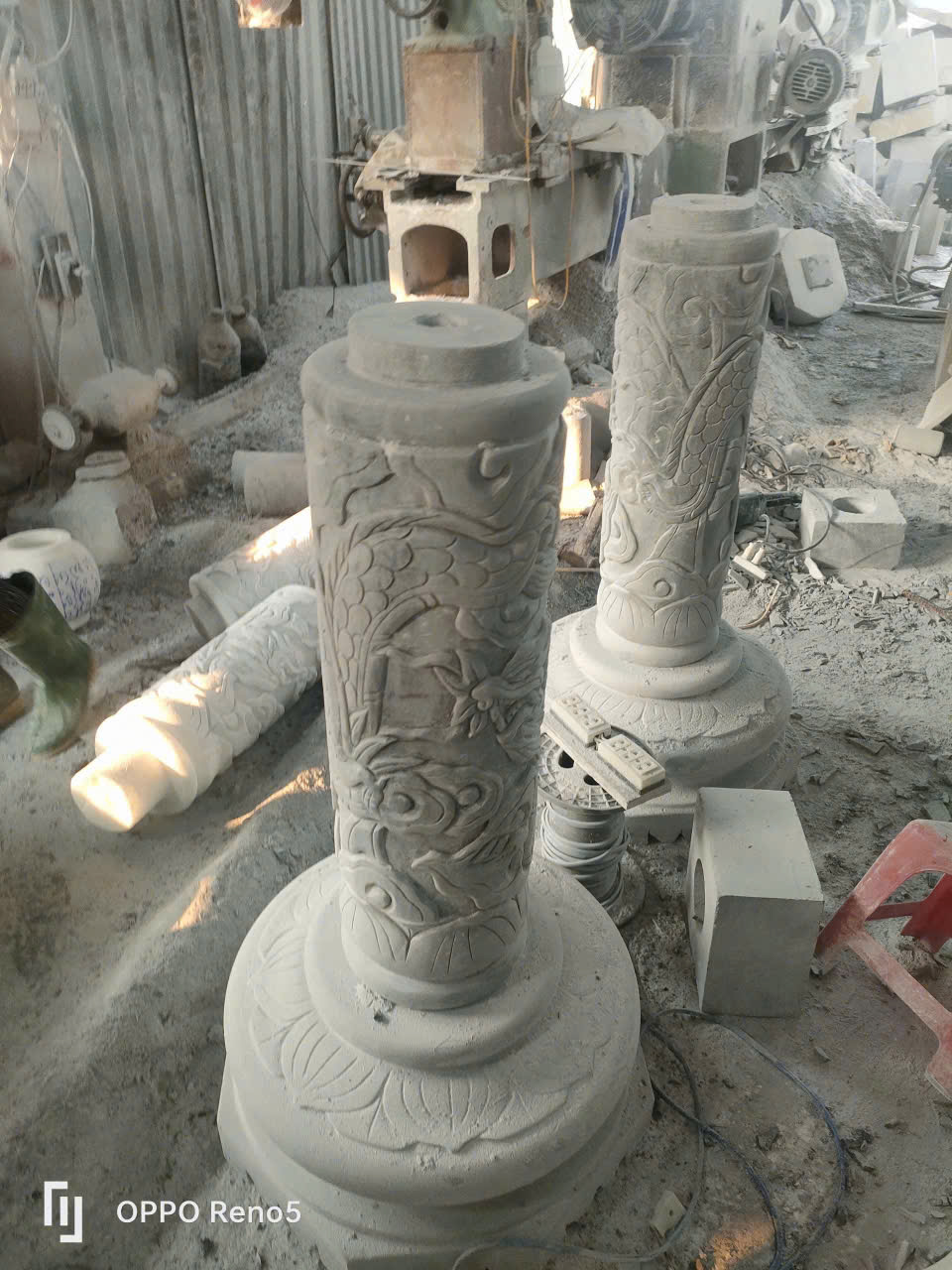 Đèn đá lục lăng